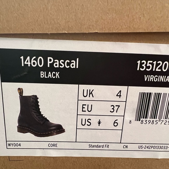 Dr. Martens, women size 6 - Picture 6 of 6